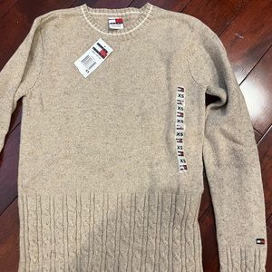 NWT Tommy Hilfiger Sweater